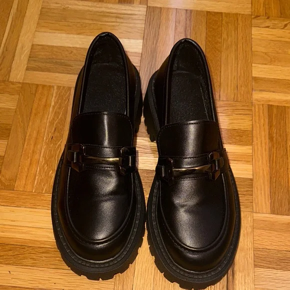 Women’s Black Loafers - Picture 2 of 5
